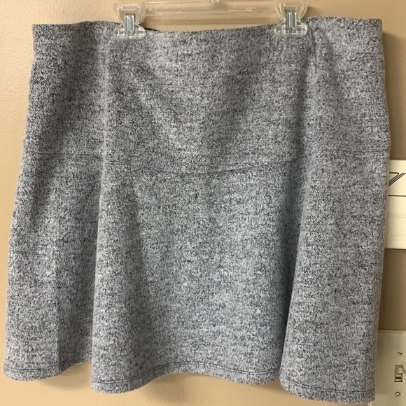 The Loft Skirt Gray Boucle XL - Picture 4 of 5